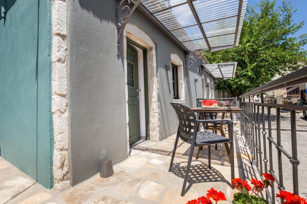 Oikos Daretsou Apartamento Theológos Exterior foto
